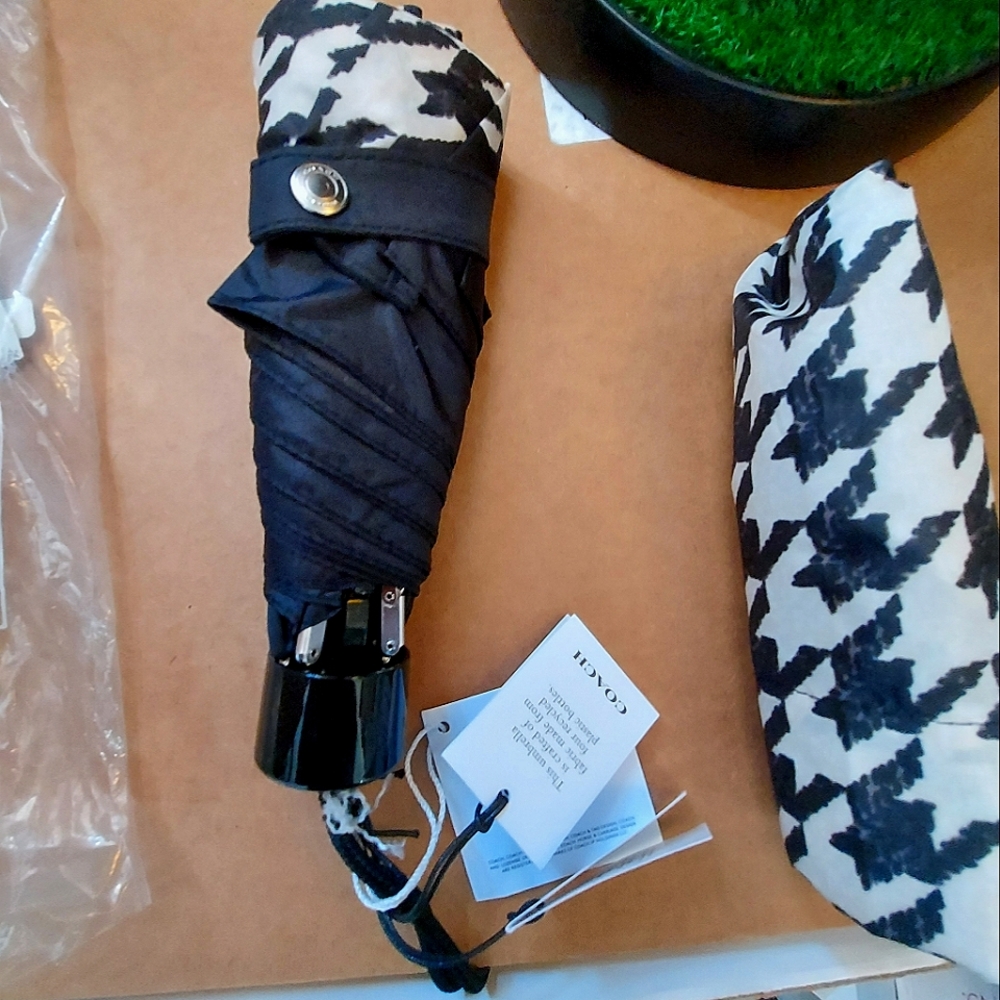 Coach Mini Umbrella In Houndstooth Print  - Picture 5 of 6